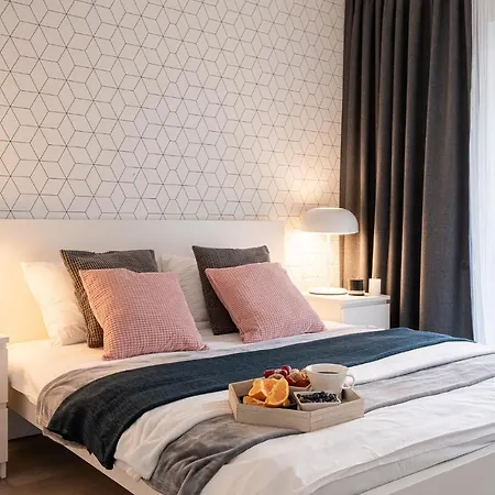 Aparthotel Art River View 4*