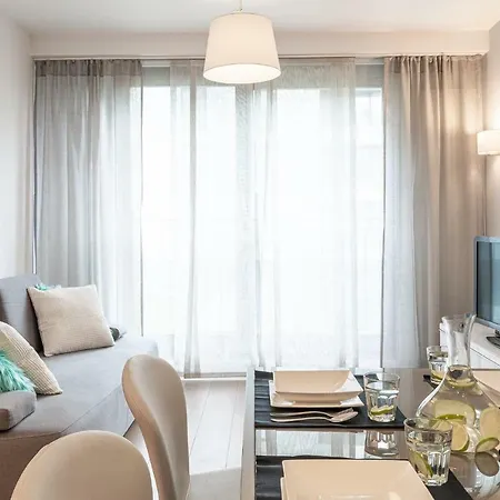 Aparthotel Art River View 4*