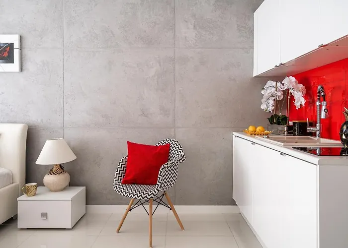 Art River View Aparthotel